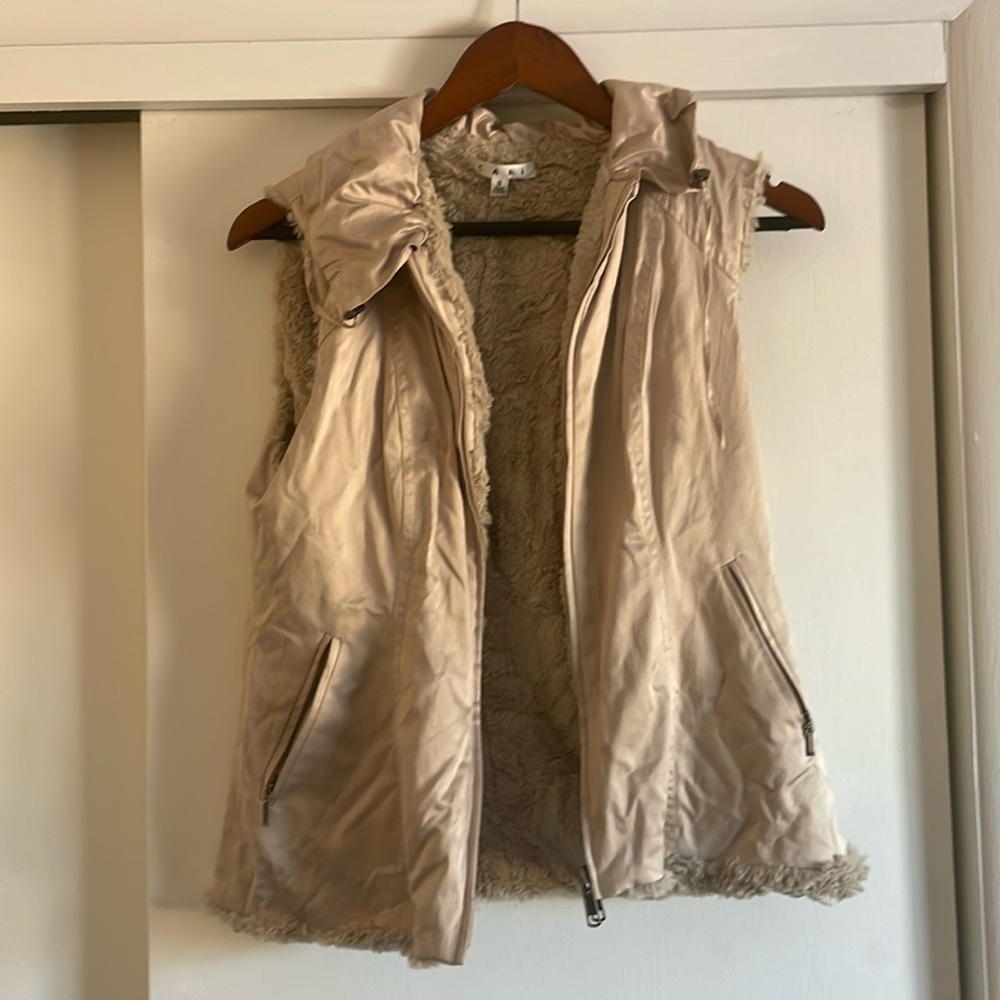 CAbi champagne color reversible vest, size small